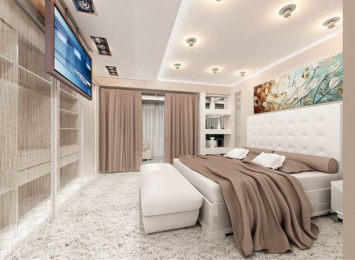 Спальня с выдвижным телевизором