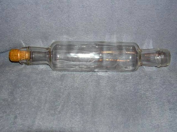 Ретро-скалка в виде стеклянной бутылки