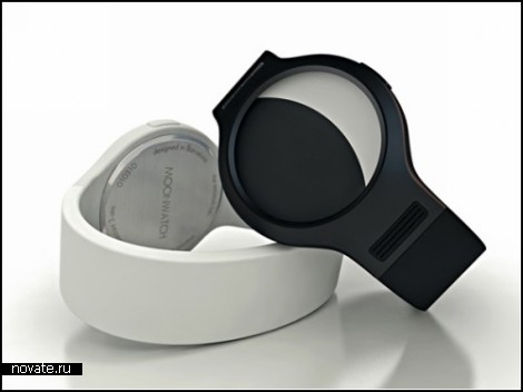 ���� Moonwatch ������� �� ������ �����, �� � ���� ����