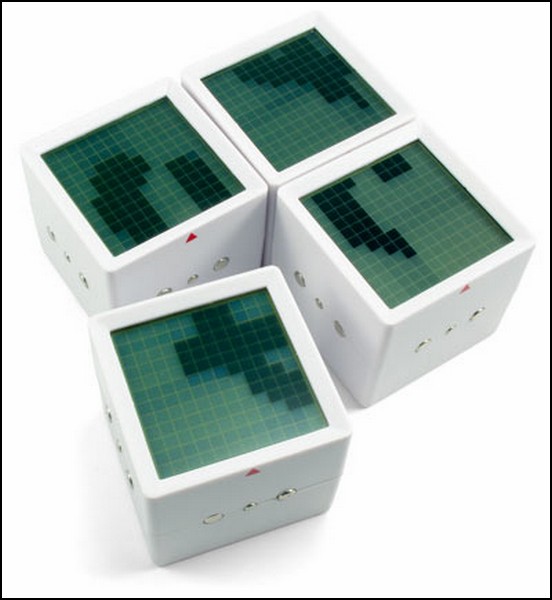 Интерактивный пазл из четырех кубиков
