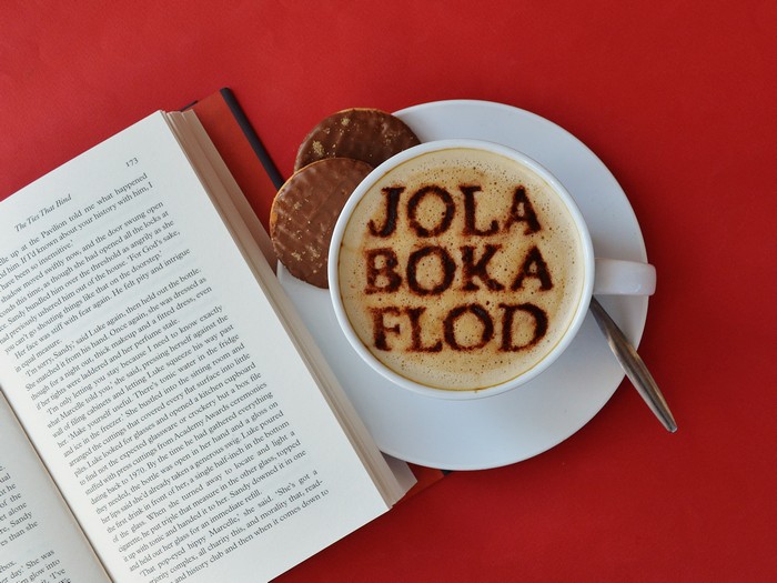 Jolabokaflod или «рождественский поток книг – традиция, которую стоит позаимствовать.