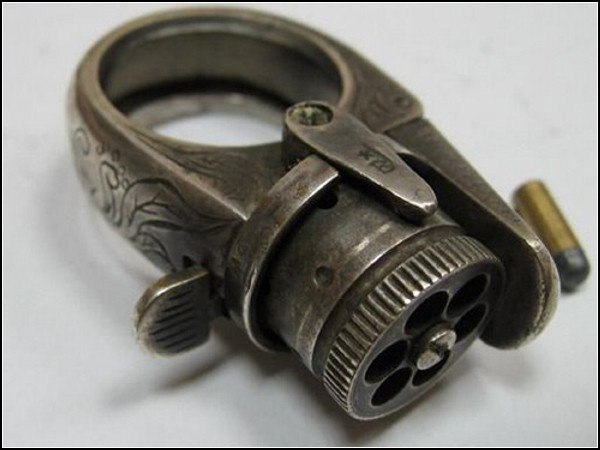 Обзор самого женского оружия: антикварное кольцо-пистолет
