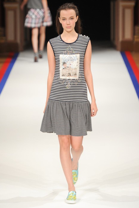 Изображения Путина взорвали Неделю моды в Париже Изображения Путина взорвали Неделю моды в Париже