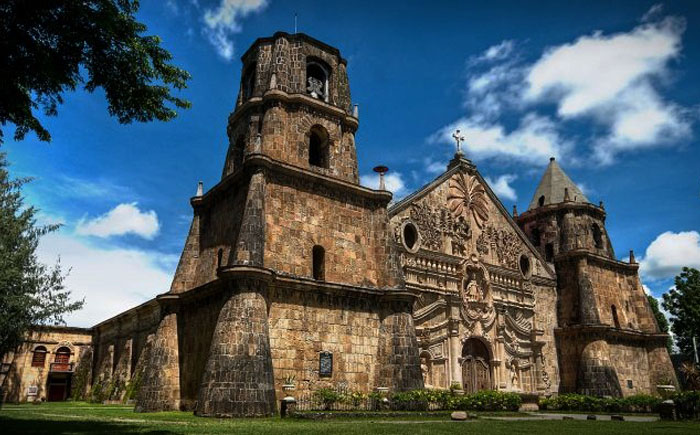 Храмы в стиле барокко на Филиппинах