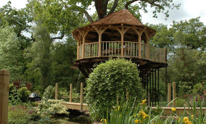 Дом-столовая на дереве Дом-столовая на дереве