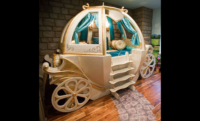Детская кроватка «Причудливая карета» Детская кроватка «Причудливая карета»