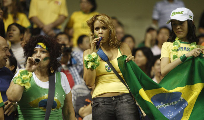 Искусственное поле для женщин Искусственное поле для женщин