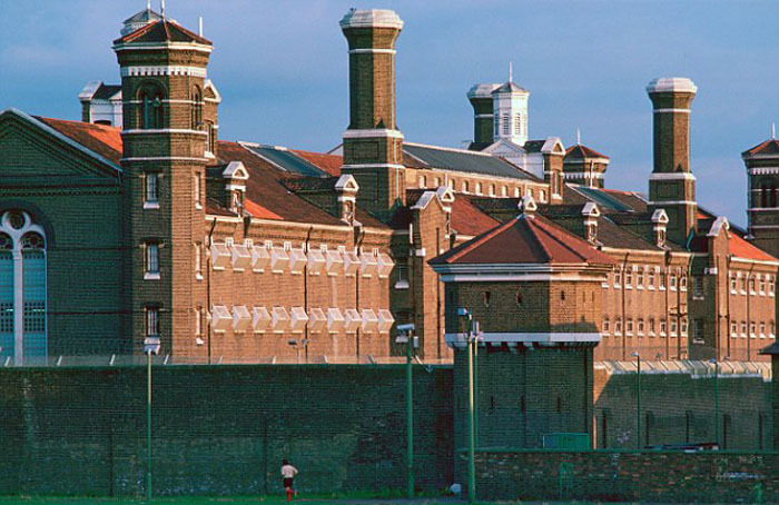 Тюрьма Уормвуд-Скрабс Тюрьма Уормвуд-Скрабс