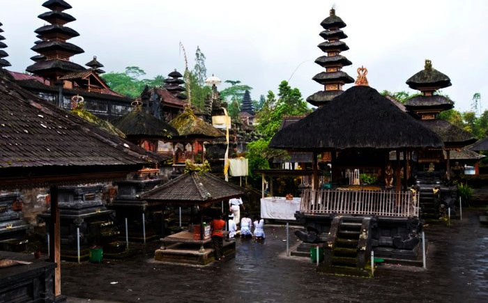 Пура Бесаких, Бали, Индонезия