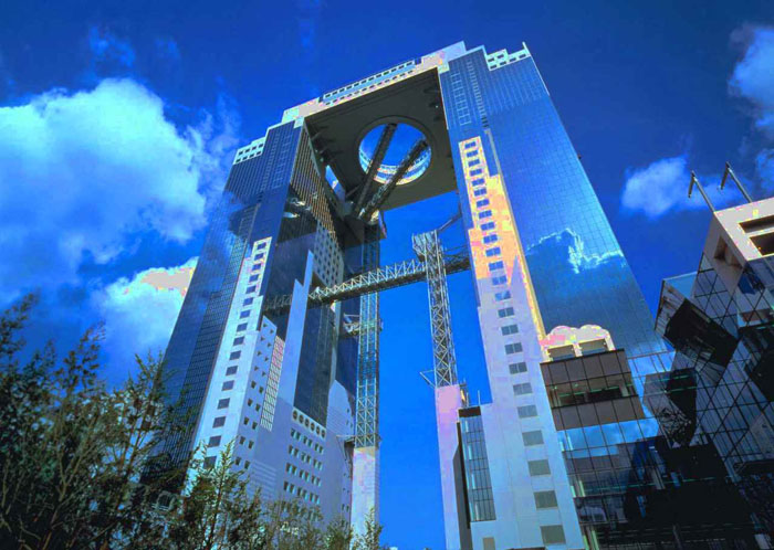 Лифт в высотном комплексе Умеда Лифт в высотном комплексе Умеда