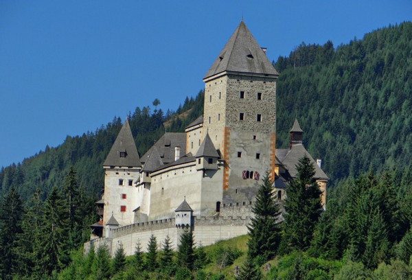 Замок Мушам, Австрия