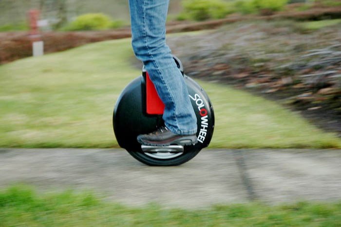 Solowheel – компактный скутер с одним колесом