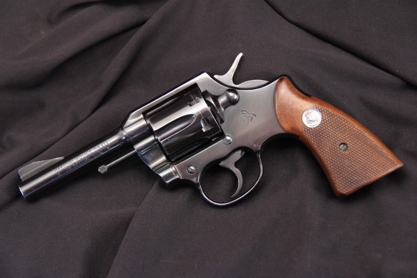 Револьвер Colt Official Police. Источник фото: gunauction.com