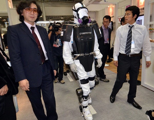Экзоскелет Mobile Suit для ликвидации последствии аварии на Фукусиме