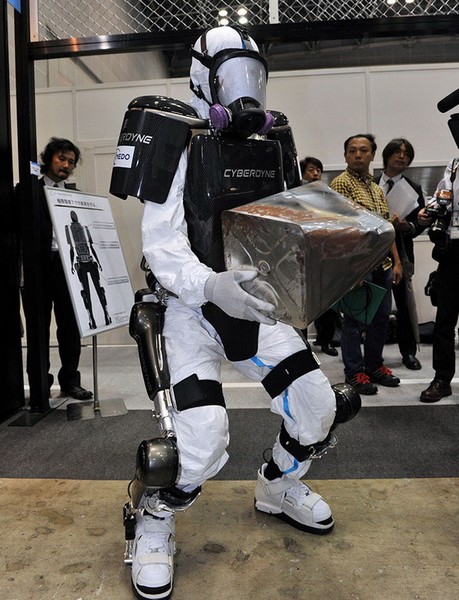 Экзоскелет Mobile Suit для ликвидации последствии аварии на Фукусиме