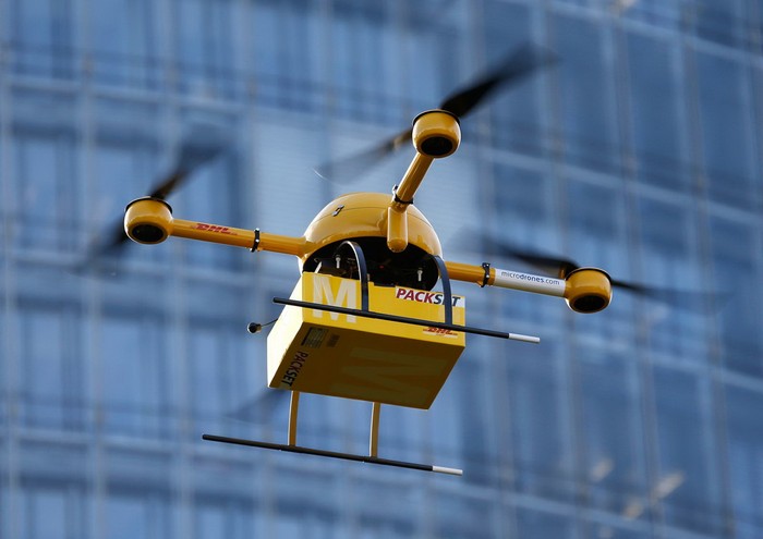 Беспилотный дрон от DHL Беспилотный дрон от DHL