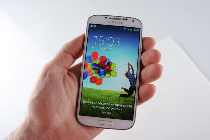 Умный телефон Samsung Galaxy S4