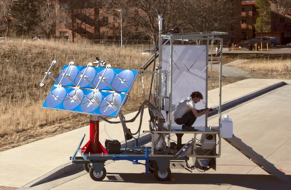 Туалет на солнечных батареях от ученых из Колорадо. Источник фото: motherboard.vice.com