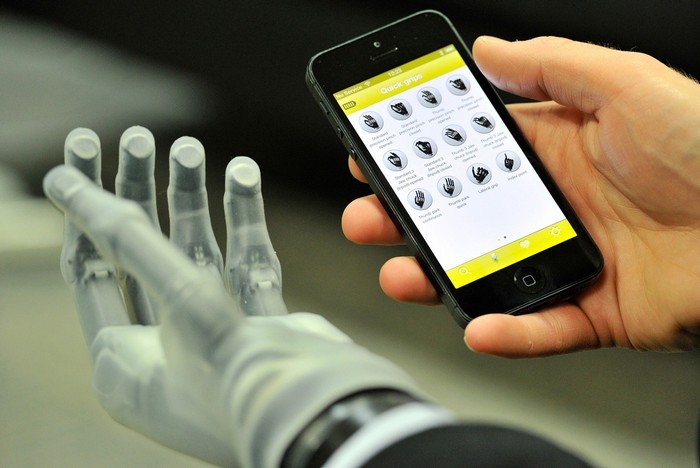 i-Limb – протез руки под управлением смартфона i-Limb – протез руки под управлением смартфона