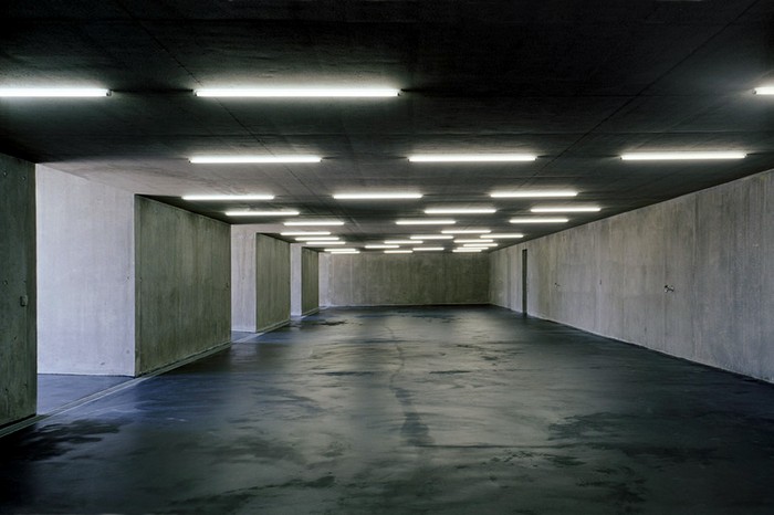 Garagenatelier – подземный паркинг, который растет из холма