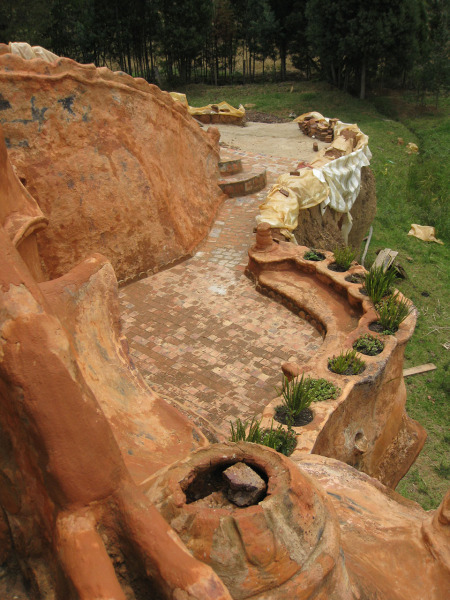 Глиняный особняк колумбийца Октавио Мендозы (Octavio Mendoza) Глиняный особняк колумбийца Октавио Мендозы (Octavio Mendoza)