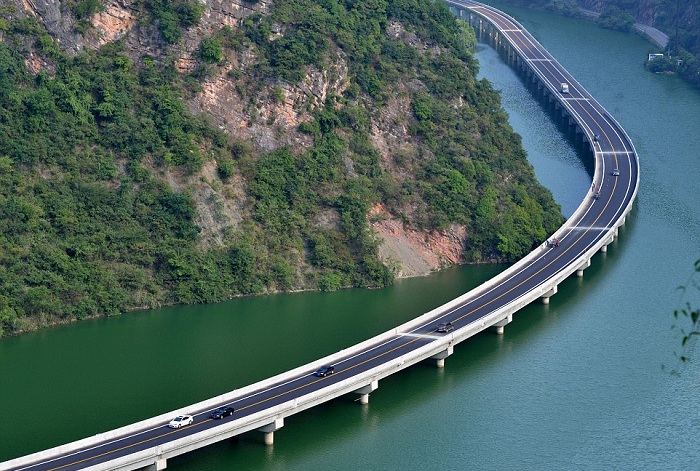 Мост, построенный в китайской провинции Hubei.