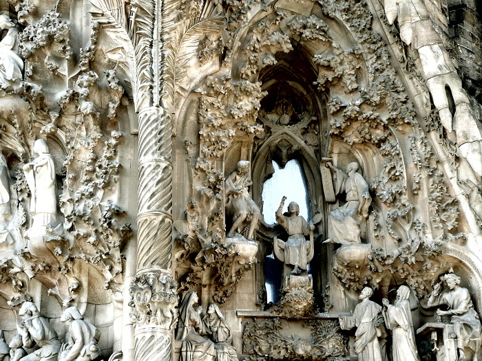Temple Expiatori de la Sagrada Familia. Фасад здания. | Фото: tourism-spot.com.