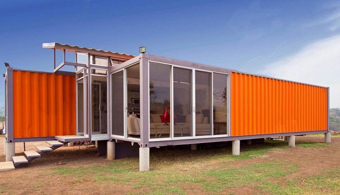 Дом, построенный из двух контейнеров. Дом, построенный из двух контейнеров.