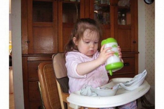 Великолепная идея для тех, кто не любит мыть посуду. Великолепная идея для тех, кто не любит мыть посуду.