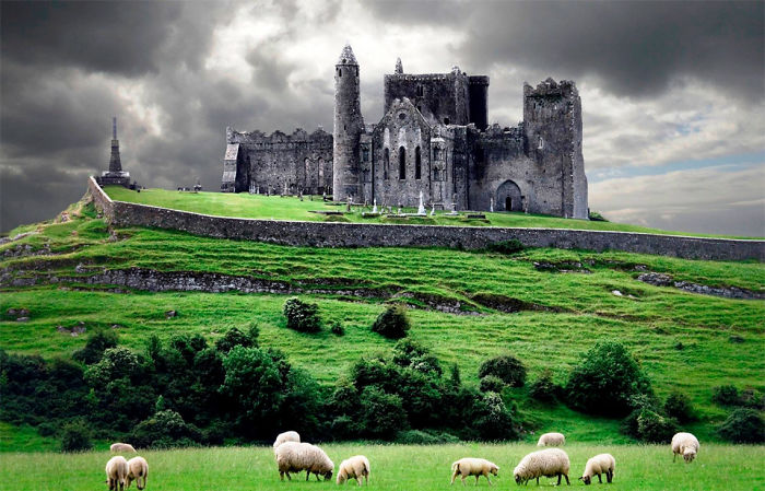Замок находится в городе Кашел в Ирландии