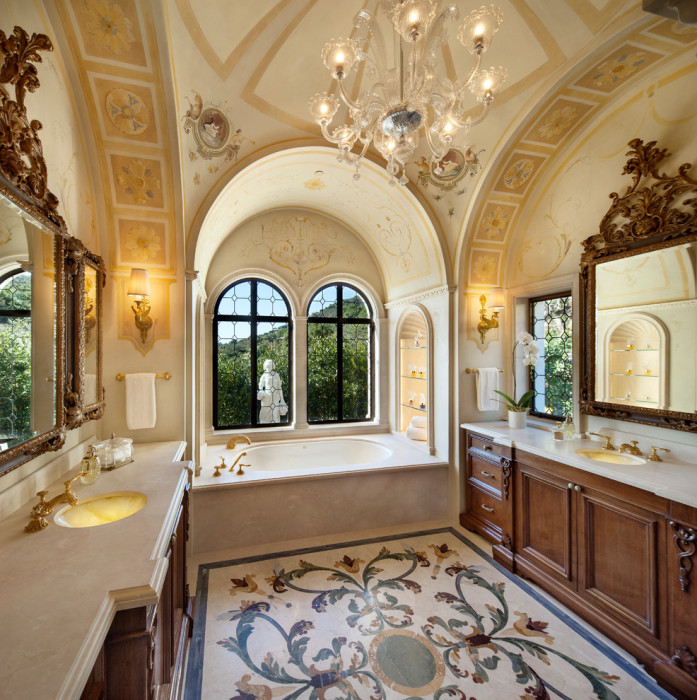 Восхитительная ванная комната для тех, кто любит роскошь.