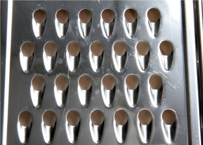 Терка подходит не только для твердого сыра. Терка подходит не только для твердого сыра.