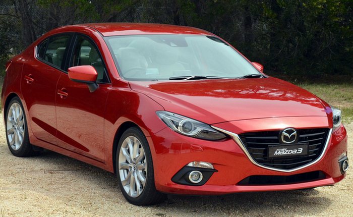 Mazda 3: экономично и безопасно.