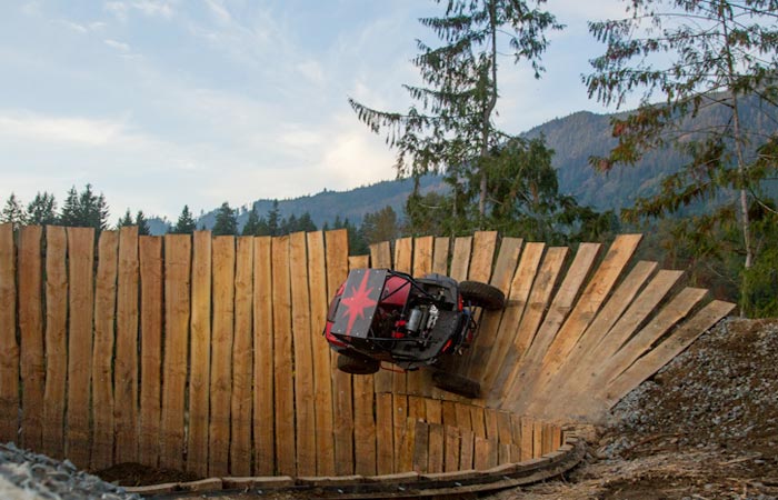 Нарушая законы физики. Нарушая законы физики.