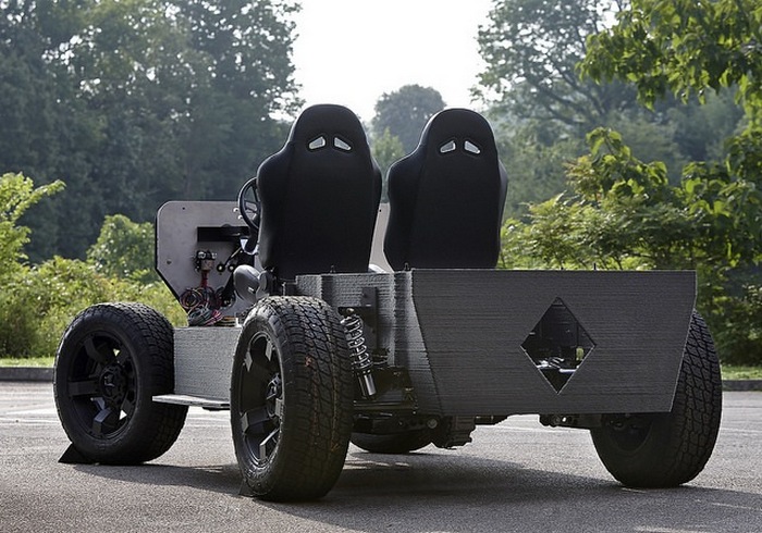 Немного странный автомобиль.