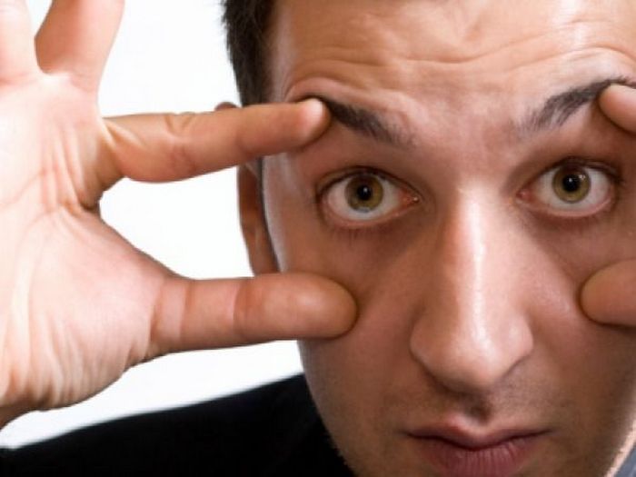 Держать глаза широко открытыми. Держать глаза широко открытыми.