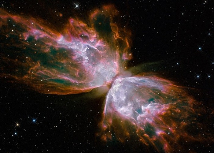 NGC 6302 - остатки умирающей звезды.