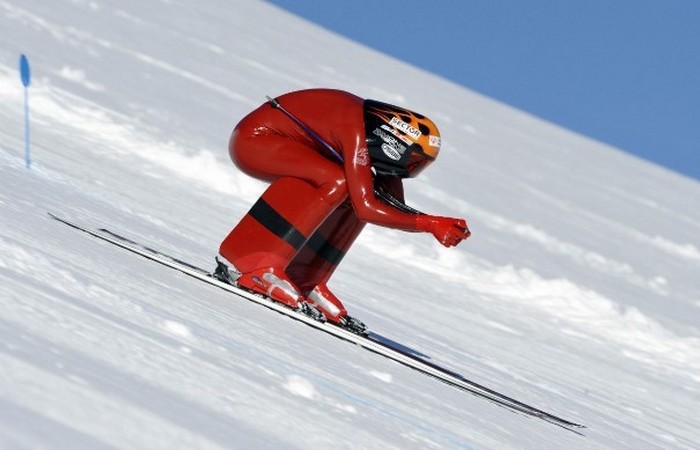 Устаревшая олимпийская дисциплина: скоростные лыжи.