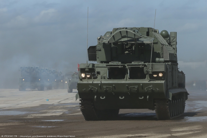 Зенитный ракетный комплекс Тор-М2У Зенитный ракетный комплекс Тор-М2У