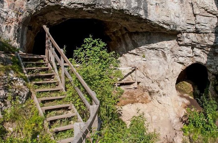 Гробница Денисова пещера.