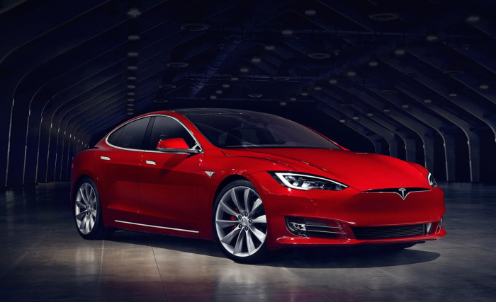 Tesla Model S - инновационный электрокар.