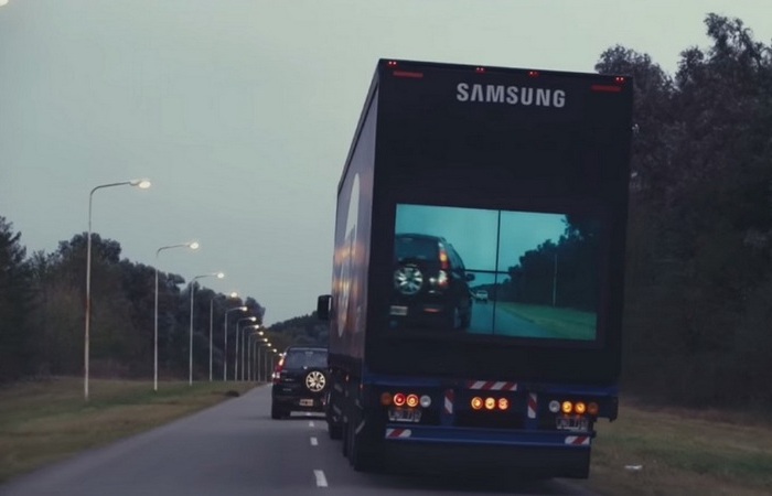 Samsung: с заботой о безопасности на дорогах.