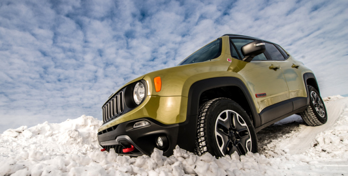 Jeep Renegade - автомобиль - красавец для самых сложных зимних дорог.