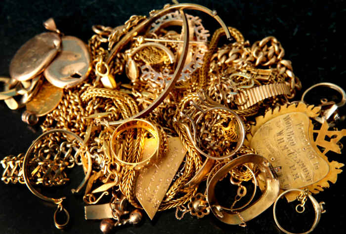 Coca-Cola снимает налёт с драгметаллов. Coca-Cola снимает налёт с драгметаллов.