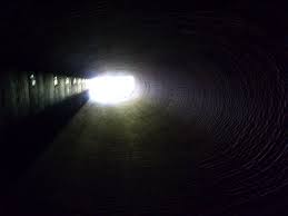 Избыток диоксида углерода может создать образ туннеля и белого света. Избыток диоксида углерода может создать образ туннеля и белого света.