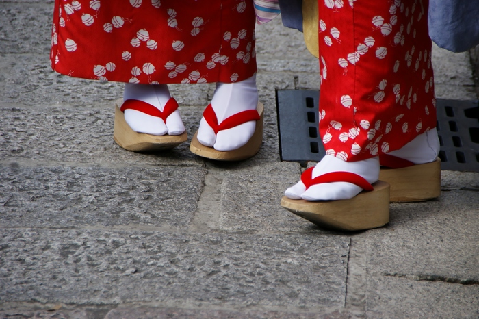 Окобо - обувь начинающих гейш.