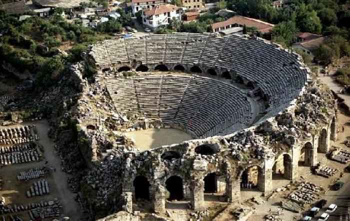 Театр в Сиде (Турция).
