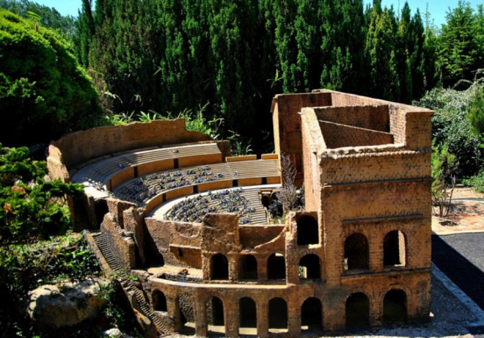 Римский театр в Оранже (Италия).