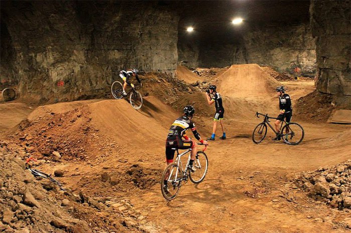Пещера Bike Park в Луисвилле.