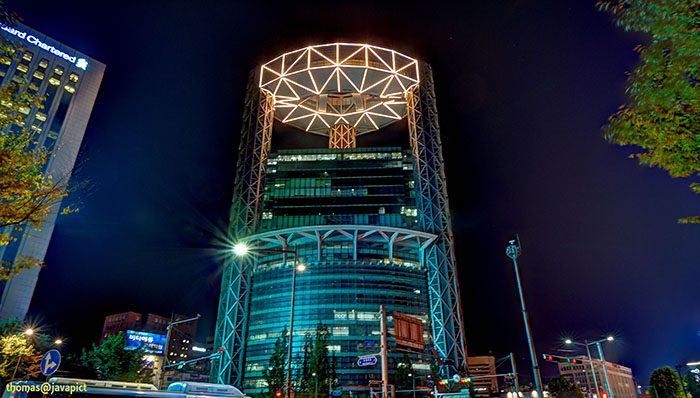 Небоскреб Samsung Jongno Tower в Сеуле: ночной кадр